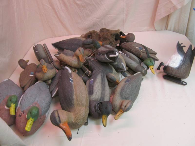 lot 96 image: Duck Decoys