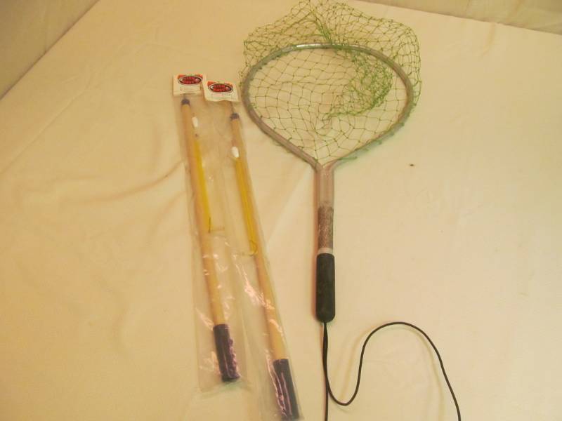 lot 98 image: Ice Fishing Sticks Dip Net