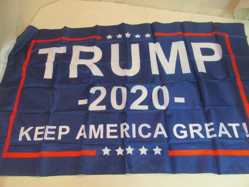 lot 112 image: Trump 2020 Flag