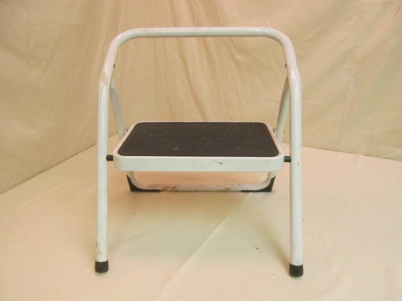 lot 126 image: Trison Step Stool