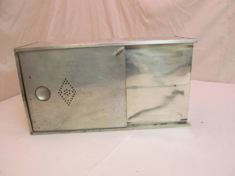 lot 128 image: Vintage PieBread Safe