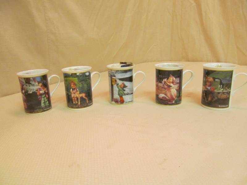 lot 154 image: 5 M.I. Hummel Porcelain Collector Mugs