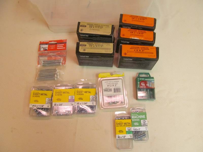 lot 155 image: Packages of Screws