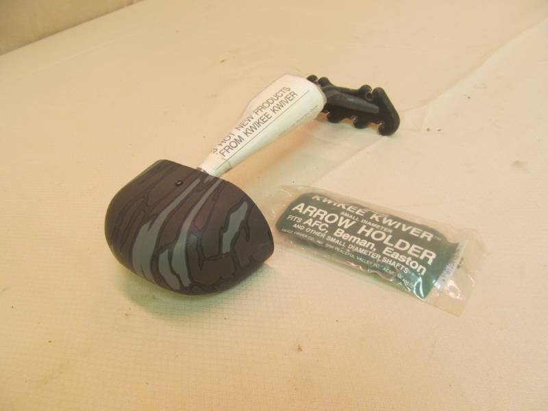 lot 157 image: Kwikee Kwiver and Rod Holder