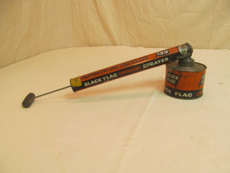 lot 158 image: Vintage Black Flag Bug Sprayer
