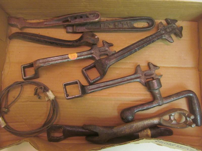lot 164 image: Group of Vintage Wrenches