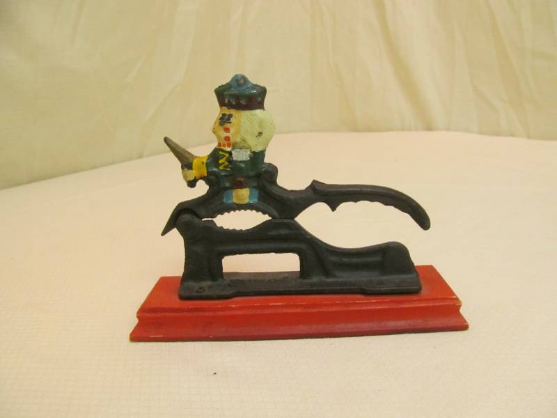 lot 175 image: Cast Iron Nut Cracker