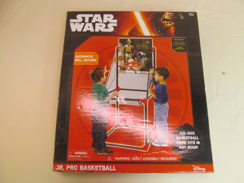 lot 189 image: Starwars kids Basketball Game