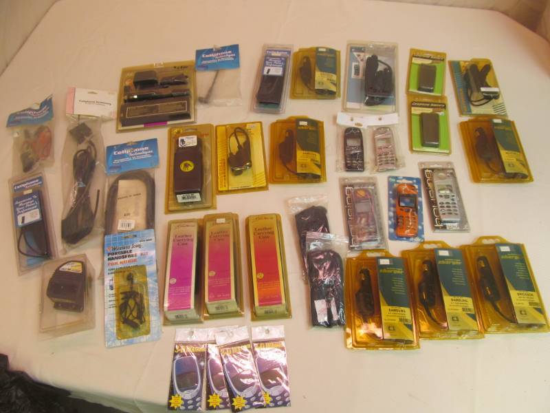 lot 199 image: Cell Phone Accessories