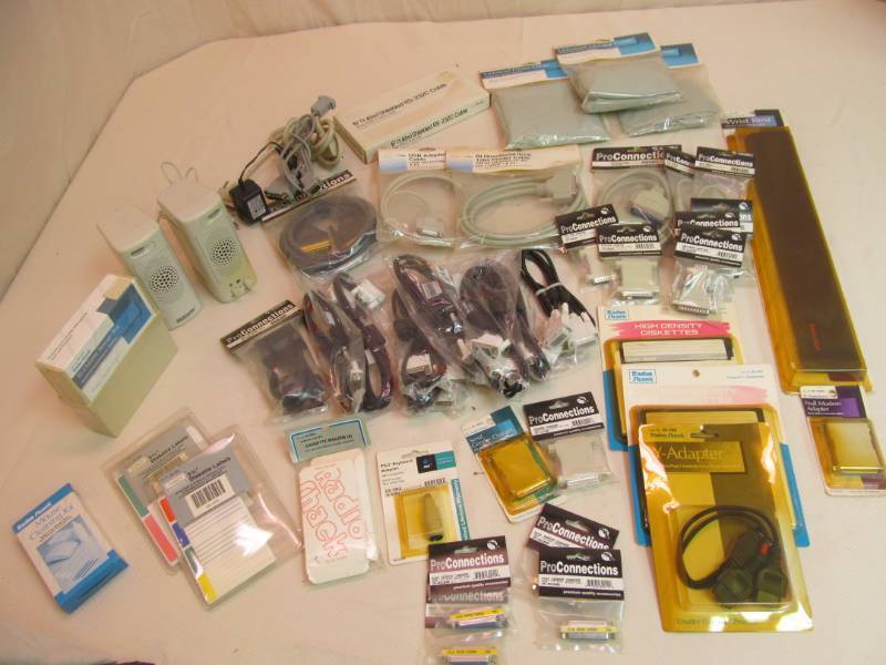 lot 200 image: Computer Accessories(Cables,Covers,Cords)