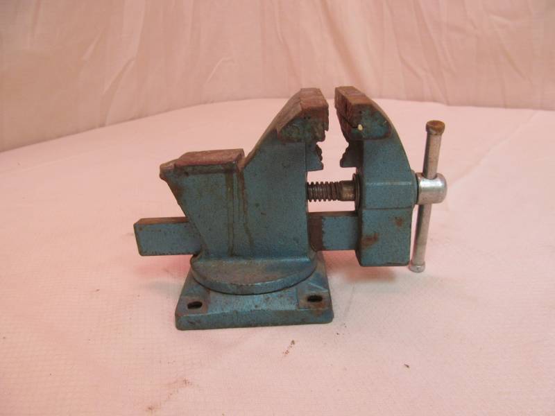 lot 224 image: Bench Vise