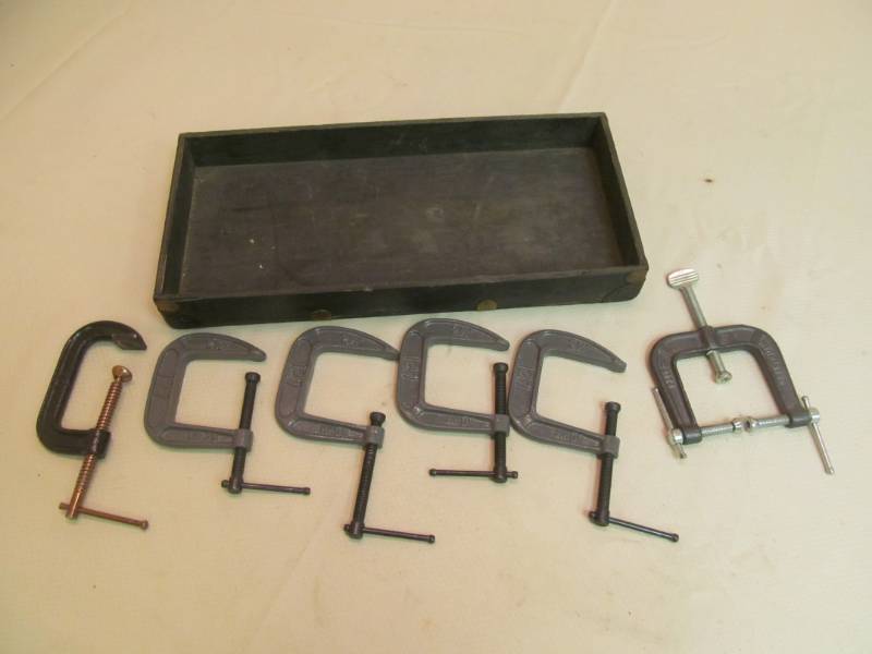 lot 229 image: 40 Piece Rachet Socket Set