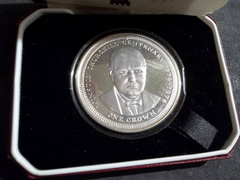 1974 Winston Churchill One Crown Coin