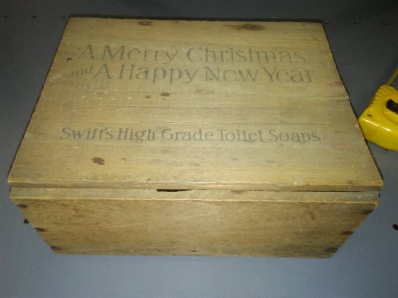 lot 214 image: Antique wood box