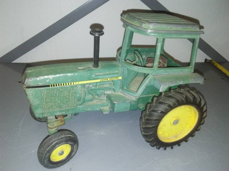 lot 223 image: John Deere tractor cab wide wheel