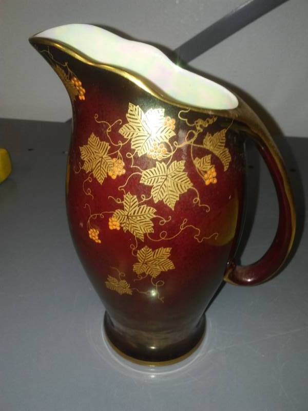 lot 253 image: Pitcher vase, fieldings Crown Devon made in England
