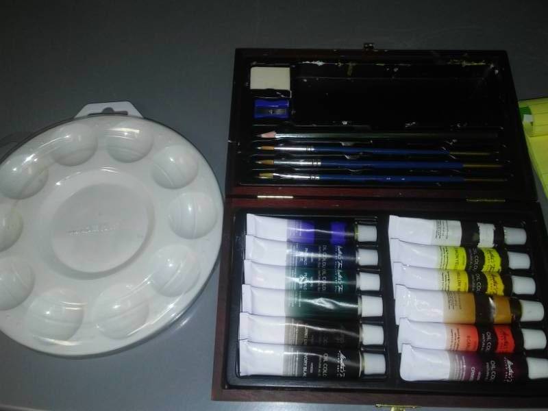 lot 257 image: Oil painting set with new palette board.