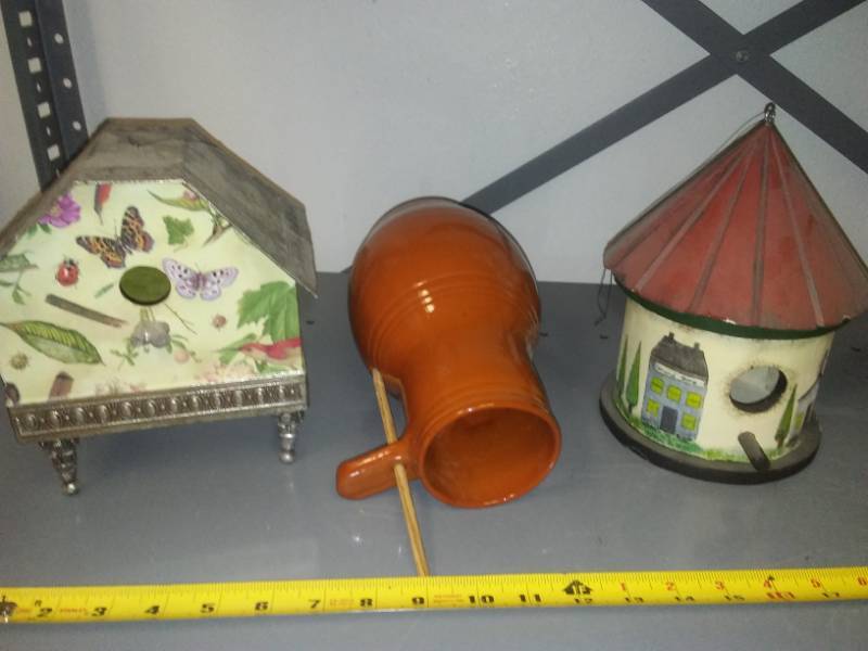 lot 263 image: Bird houses - 3, wood, metal, Pottery - new.