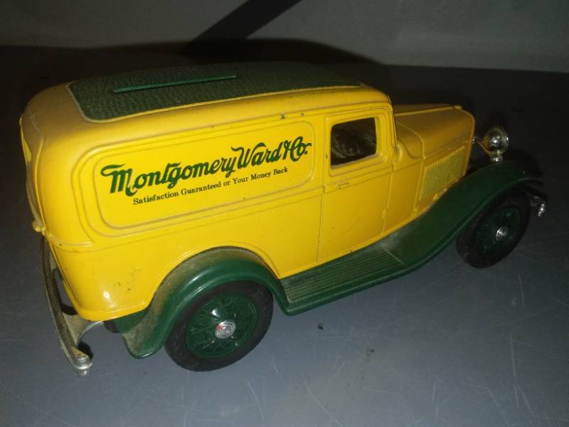 lot 287 image: Montgomery Ward delivery truck 32 Ford Bank