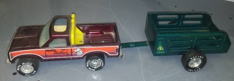 nylint stables truck and trailer