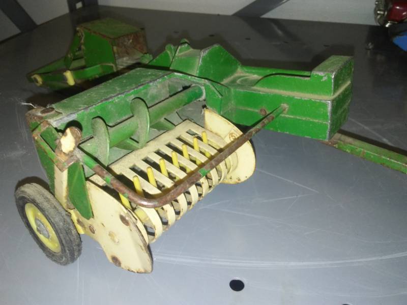 lot 304 image: John Deere Baler