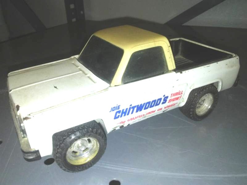 lot 310 image: Joie Chitwoods thrill show pick up Chevy