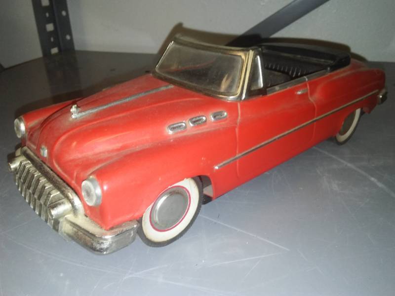 lot 311 image: Vintage Buick Skylark convertible, 1950s