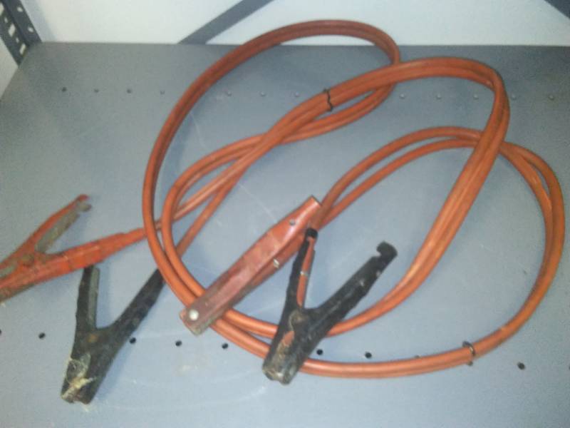 lot 313 image: Heavy duty jumper cables, good Springs.
