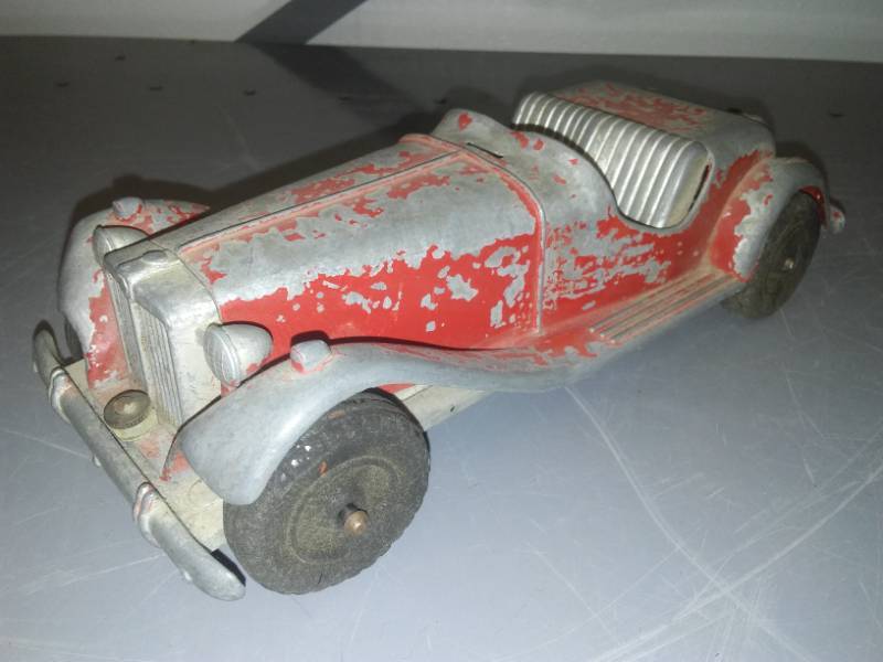 lot 335 image: Hubley kiddie toy cast vintage.