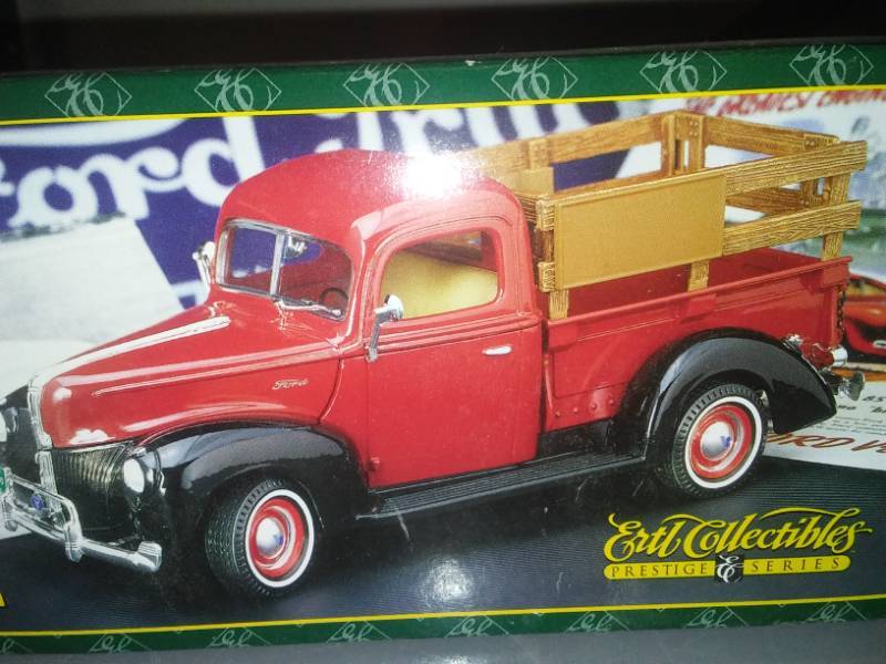 lot 342 image: Ertl Prestige 1940 pickup, new in box.