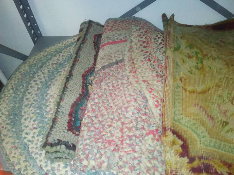 lot 359 image: 5 vintage rugs.
