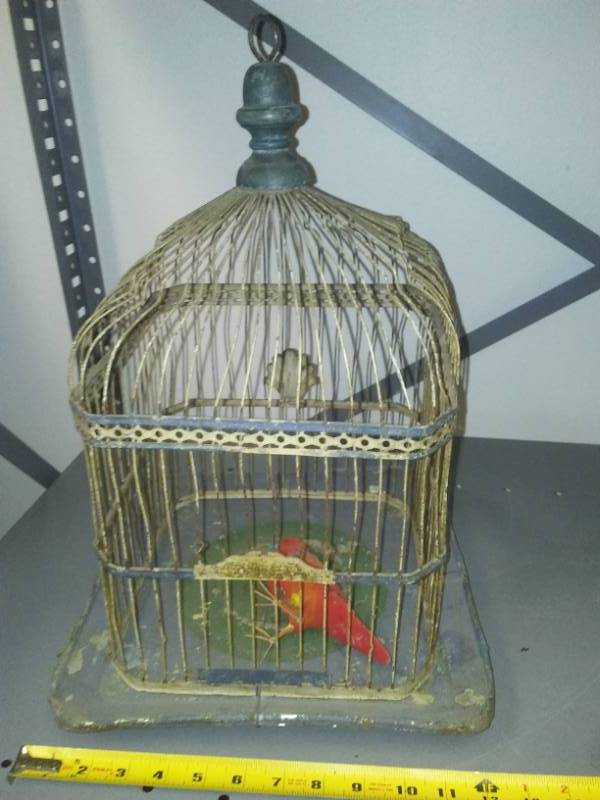 lot 362 image: Metal antique bird cage -