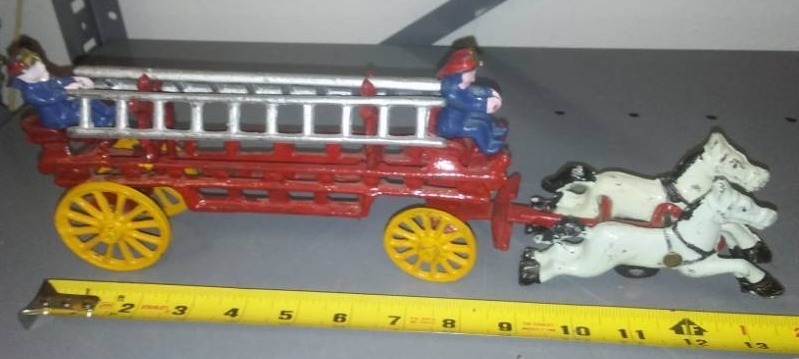 lot 375 image: Cast antique fire truck horse-drawn
