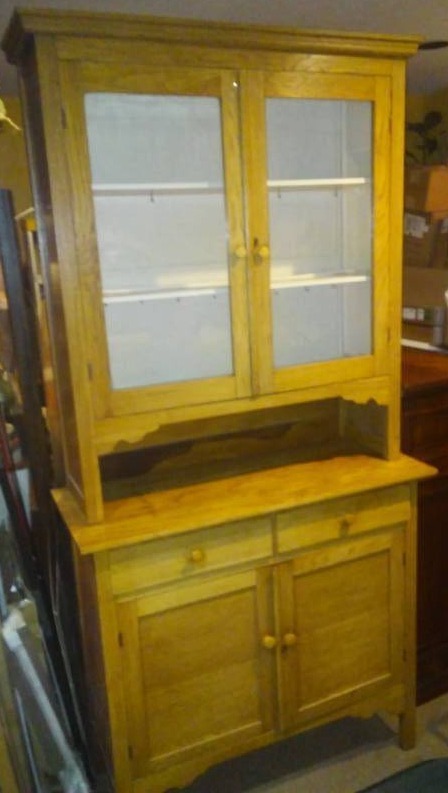 lot 385 image: Vintage Oak Buffet - 2 pieces