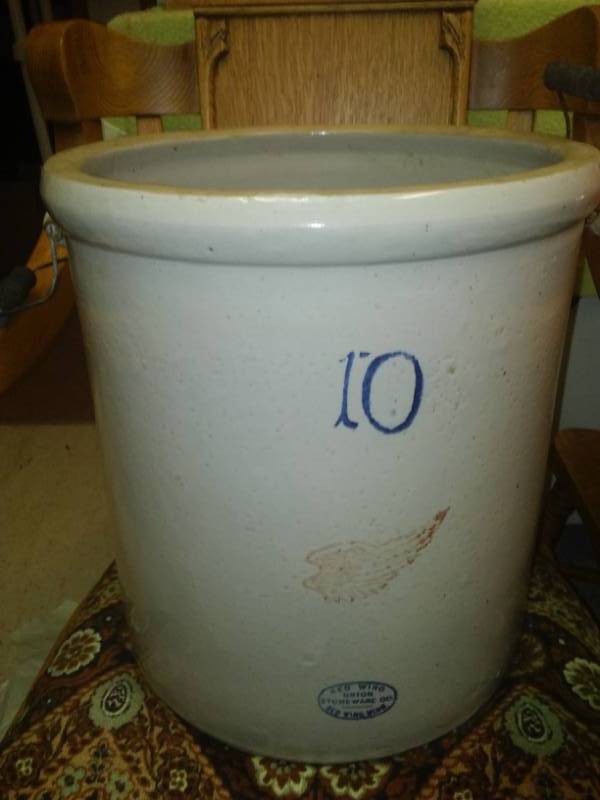 lot 386 image: Red wing crock 10, one crack.