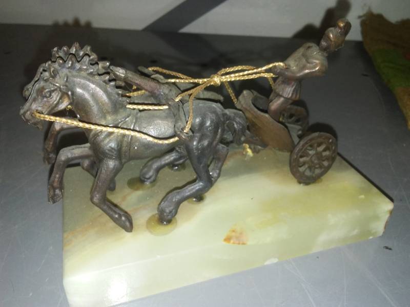 lot 403 image: Vintage cast Gladiator and chariot on marble