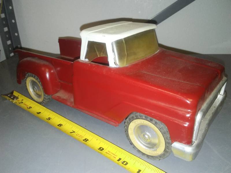 lot 427 image: Tonka Truck Step side