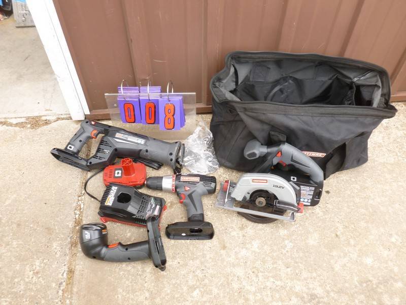 lot 8 image: SnS Auctions # 375 Lawn Care & Tools