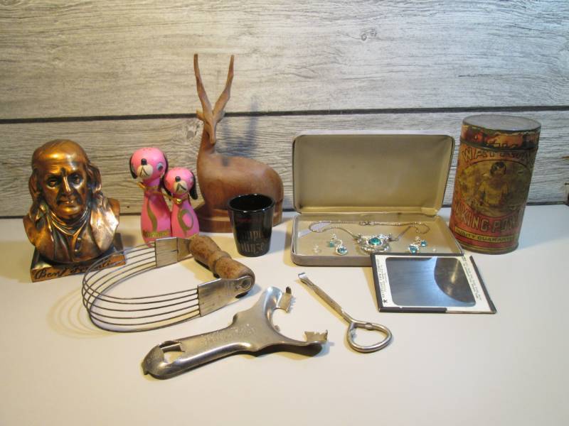 lot 27 image: Lot of Misc See photos.  RMT...