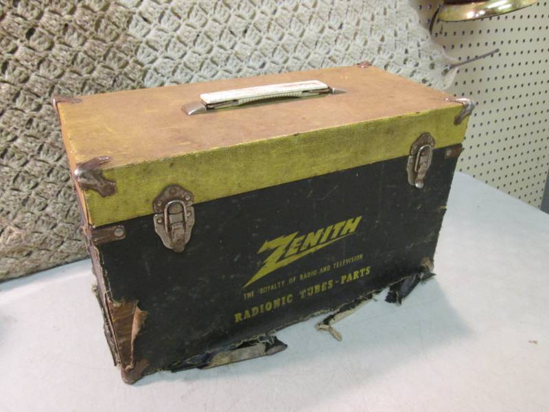lot 33 image: Vintage Zenith Radionic Tubes - Par...