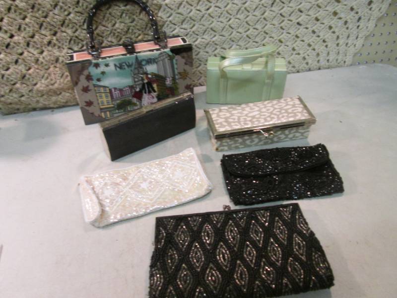 lot 42 image: Lot of Assorted Vintage Hand Bags  ...