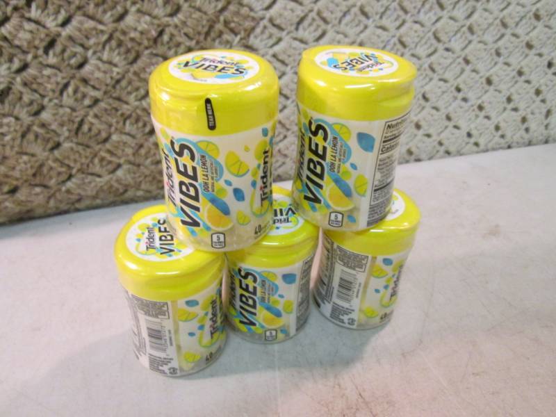lot 57 image: 5 Containers of Trident Vibes Gum B...