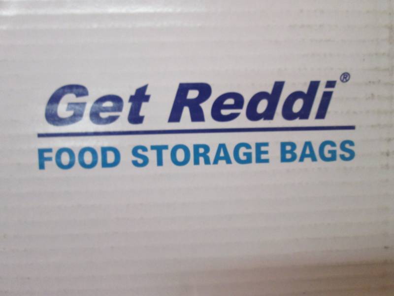 lot 109 image: Case of 500 Food Storage Bags  D-2...