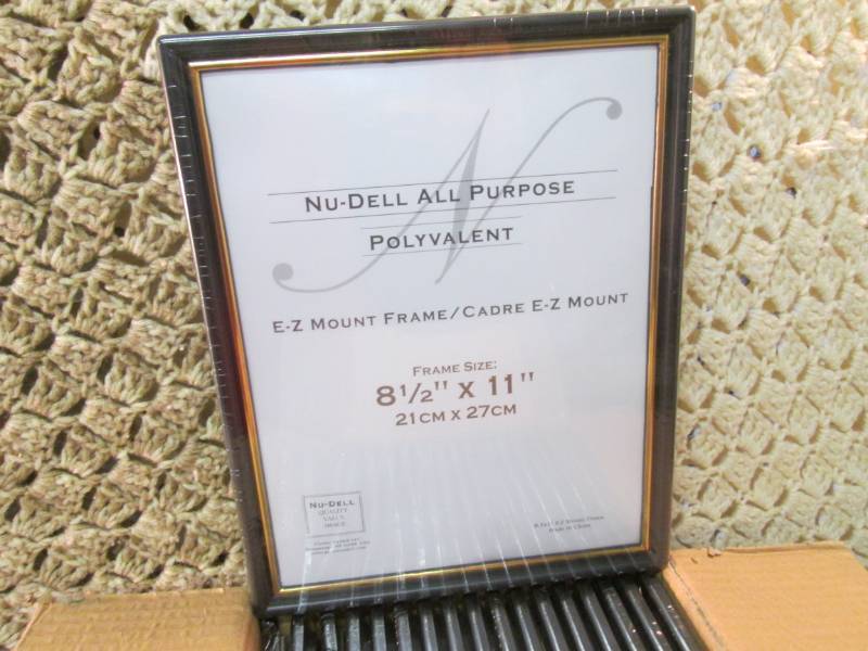 lot 113 image: Case of 18 BlackGold 8.5 x 11 Pi...