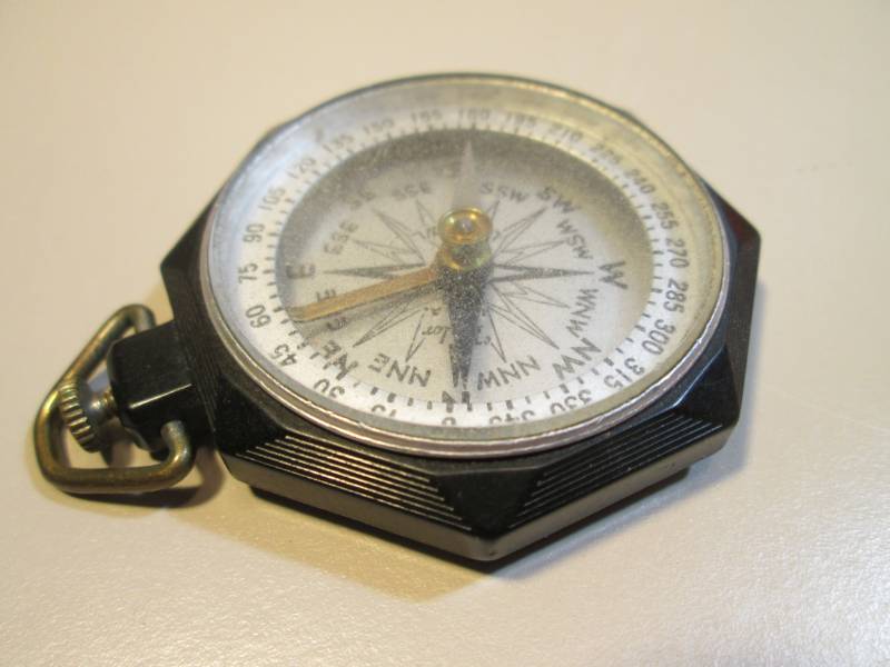 lot 129 image: Vintage Taylor USA Leedawl Compass ...