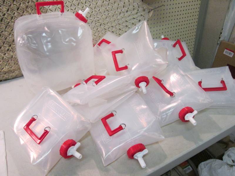lot 197 image: Lot of 10 Fold-N-Carrier 5 Gallon W...