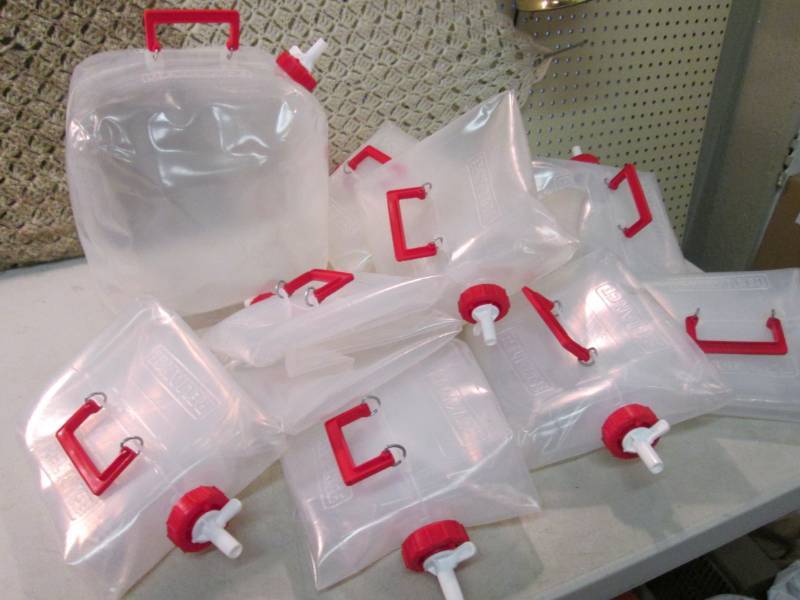 lot 204 image: Lot of 10 Fold-N-Carrier 5 Gallon W...