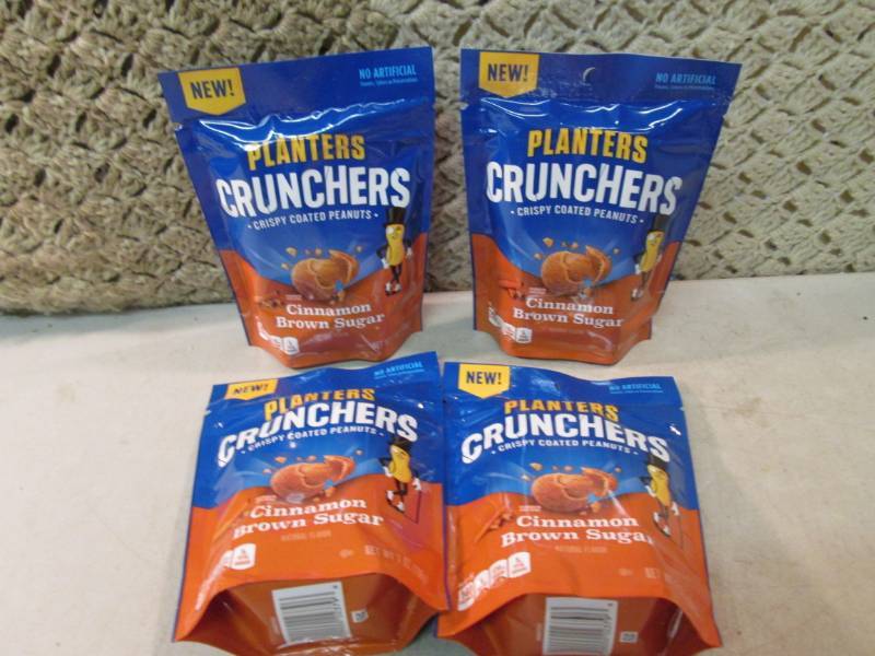 lot 205 image: 4 Bags of Planters Crunchers Cinnam...