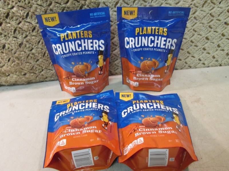 lot 207 image: 4 Bags of Planters Crunchers Cinnam...