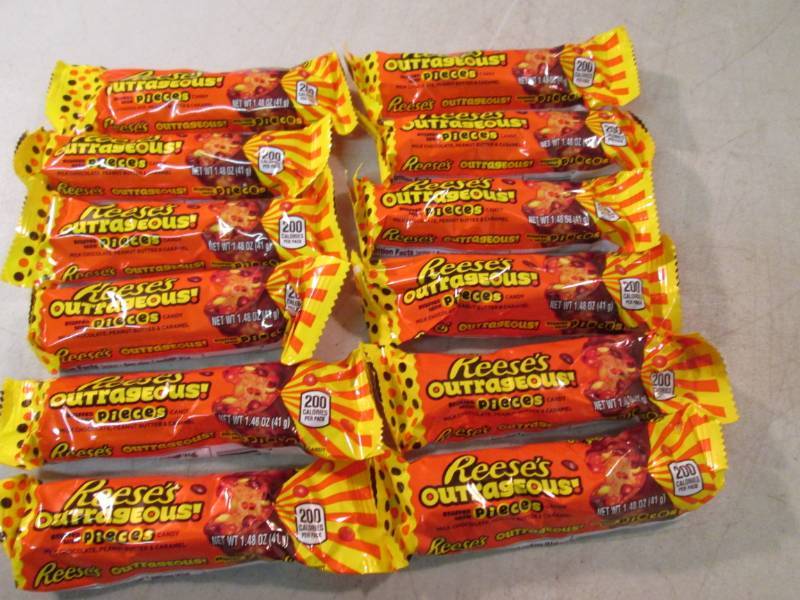 lot 225 image: 12 Reeses Outrageous Pieces Candy B...